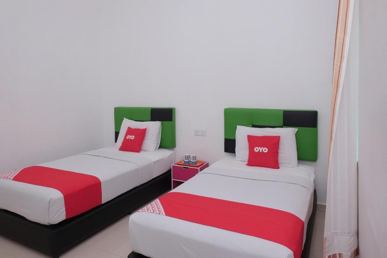 Oyo 90005 Dc Villa Guest House Kuala Rompin Exterior photo